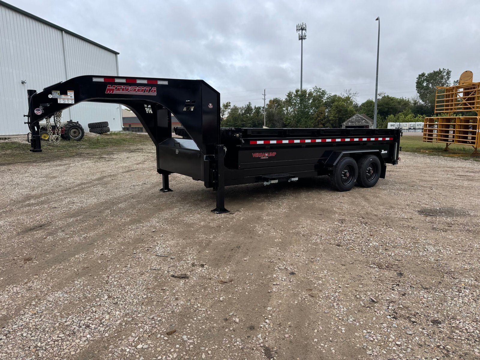 2026 Midsota GN 16' HV Telescopic Dump Trailer