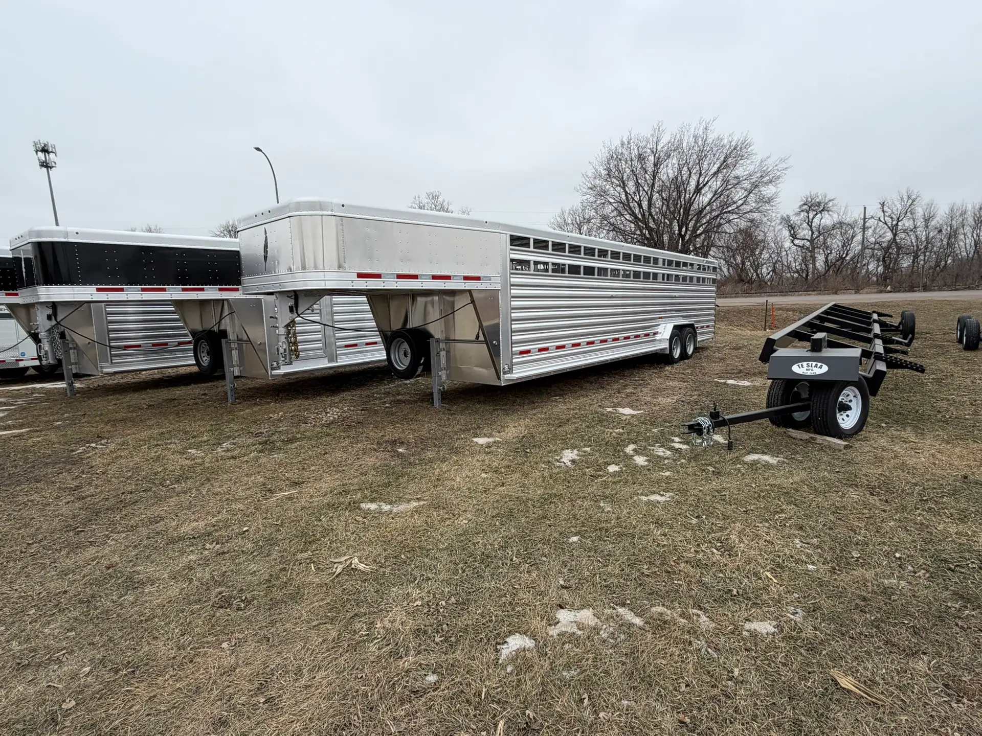 2026 Featherlite 8127 Stock Trailer 7'6" x 30' - Natural Color