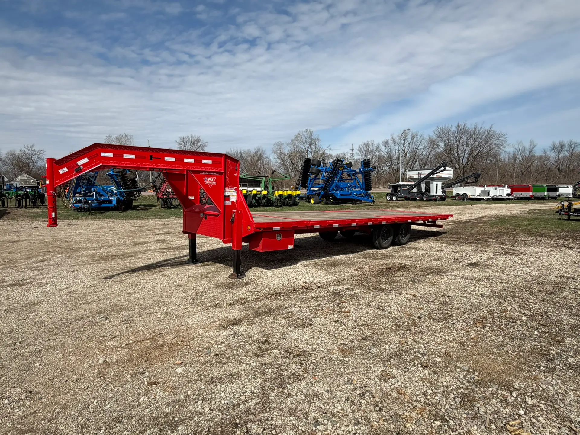 2021 PJ T8 26' Gooseneck Tiltbed Trailer