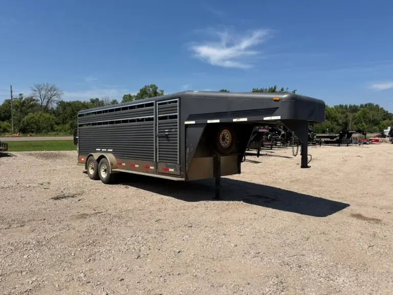 2004 Featherlite 20′ Stock Trailer