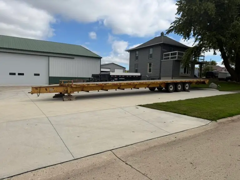 1997 Load Trail 40′ Deckover Triple Axle Trailer